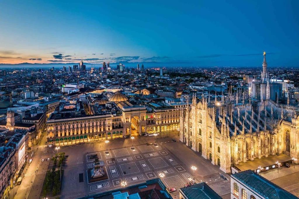 Apartamento Porta Nuova Lusso 8 Minuti Dal Duomo Milán Exterior foto