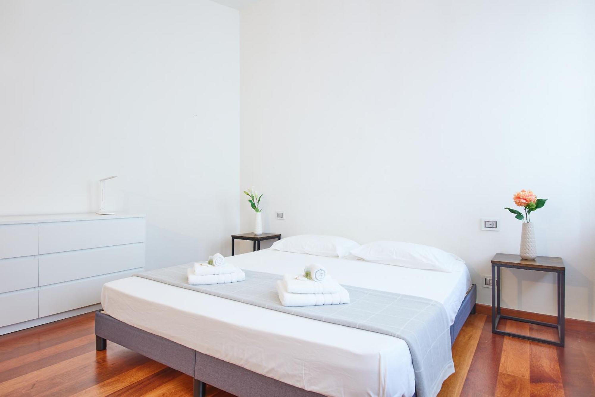 Apartamento Porta Nuova Lusso 8 Minuti Dal Duomo Milán Exterior foto