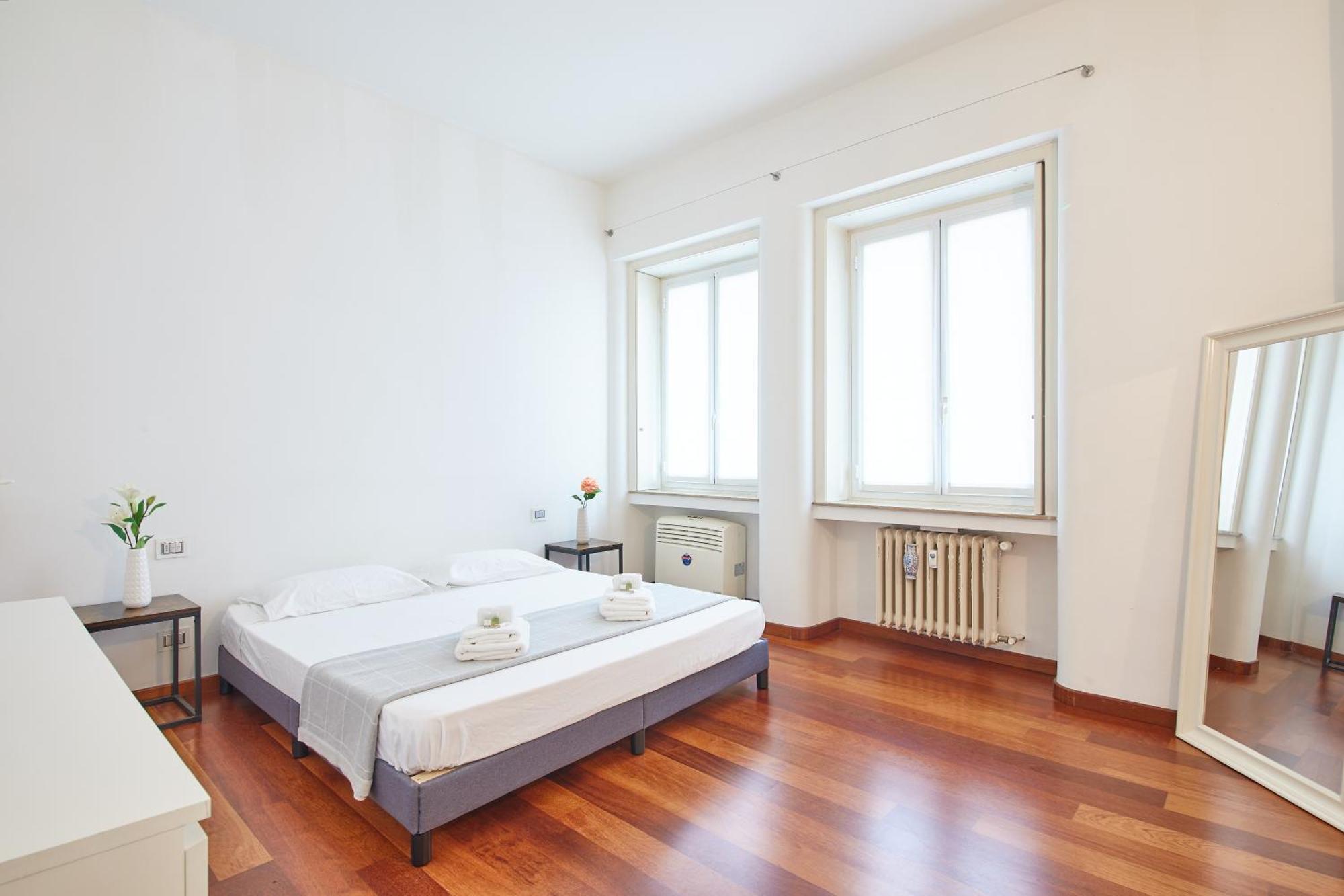 Apartamento Porta Nuova Lusso 8 Minuti Dal Duomo Milán Exterior foto
